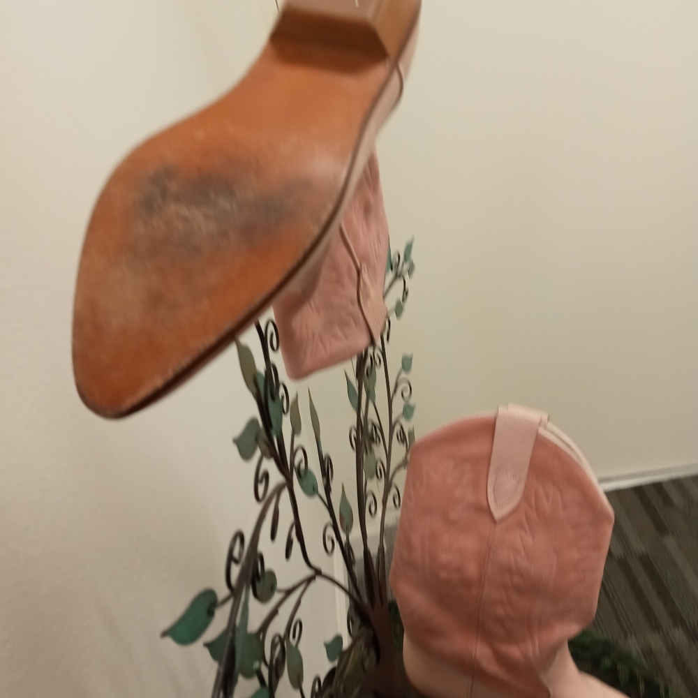 Shoes - Picture 3 of 7